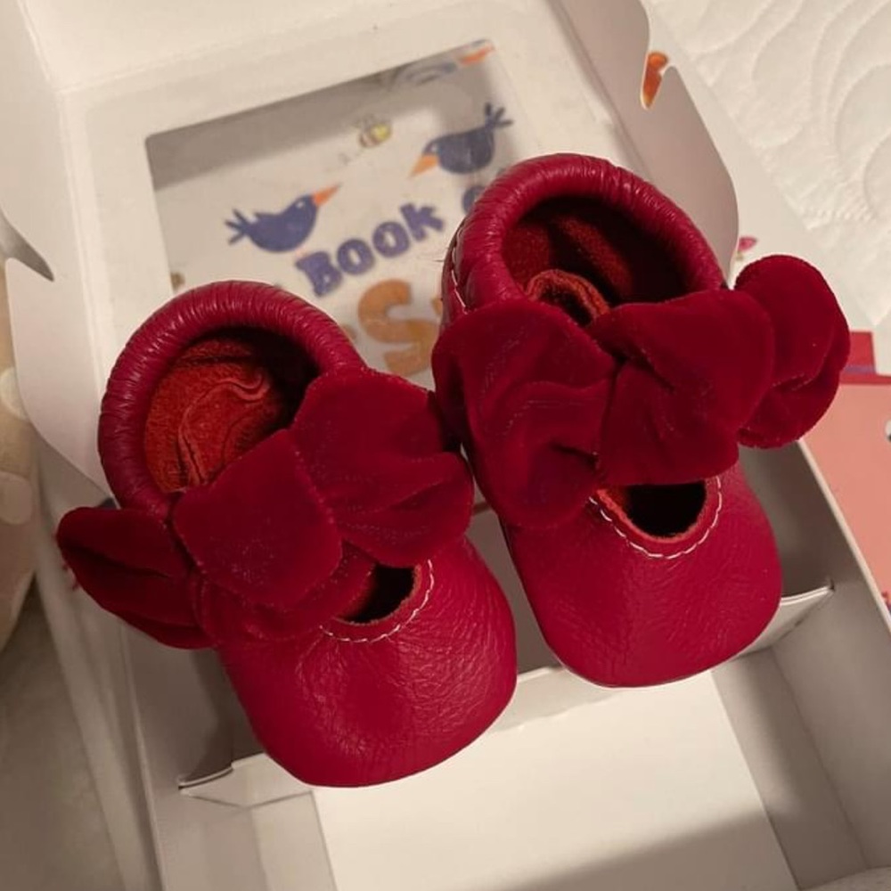 Red Velvet Knotted Bow Mocc